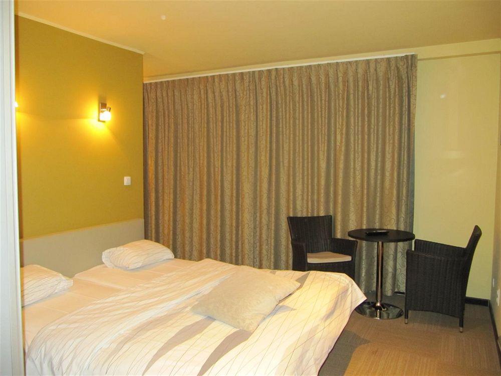 P6 Antwerp Hotel ภายนอก รูปภาพ