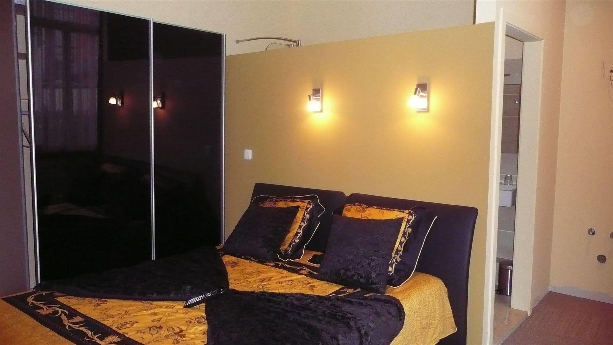P6 Antwerp Hotel ภายนอก รูปภาพ
