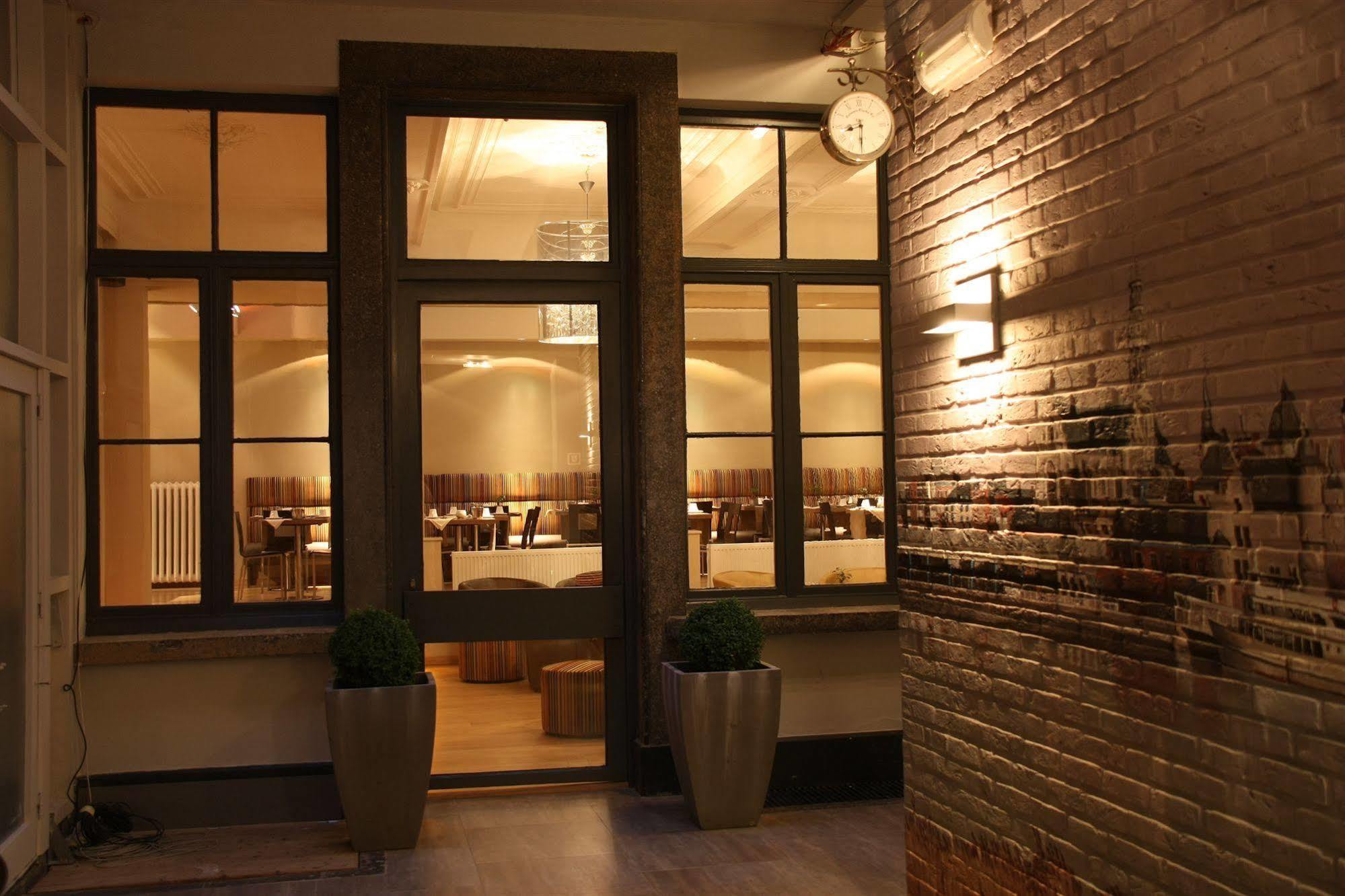 P6 Antwerp Hotel ภายนอก รูปภาพ